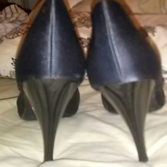 Shoes - Picture 2 of 3